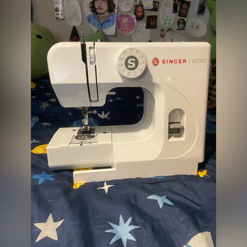 Singer M1000 Sewing Machine